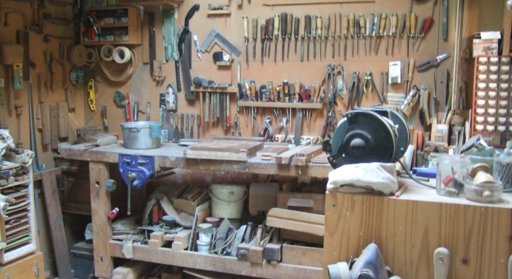Atelier d'ébénisterie et ses outils traditionnels
